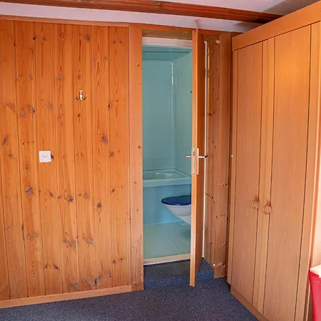 Alte Bock 2.0 Bed & Breakfast Grachen